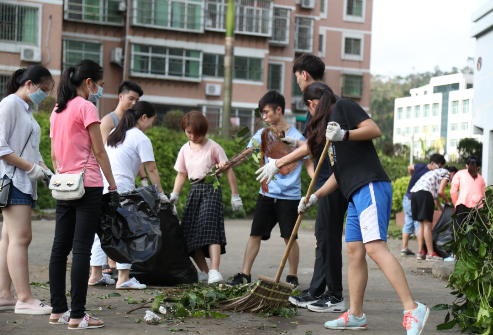 “天鸽”袭击造成暨南大学珠海校区较严重灾情，暨南人众志成城抗险救灾