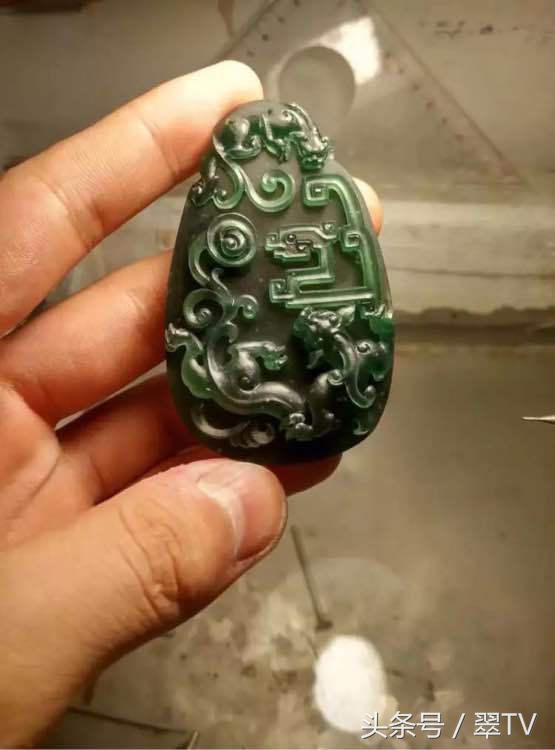 翡翠雕刻三大流派：苏扬工、揭阳工、瑞丽工，你更喜欢哪一派？