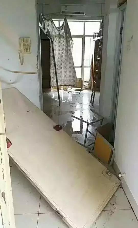 “天鸽”袭击造成暨南大学珠海校区较严重灾情，暨南人众志成城抗险救灾