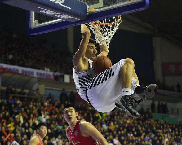 cba打铁声为什么刺耳(CBA主场有多恐怖？呐喊声堪比NBA，球员被折磨到要找心理医生！)