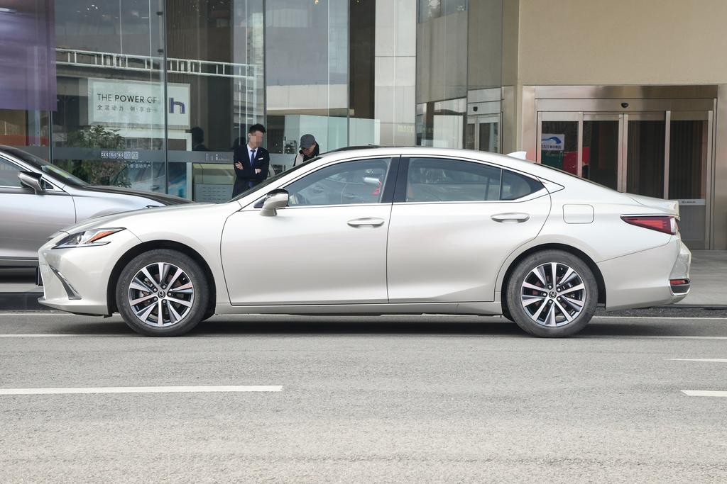 雷克萨斯es300价格万万没想到雷克萨斯es300也有限时特价