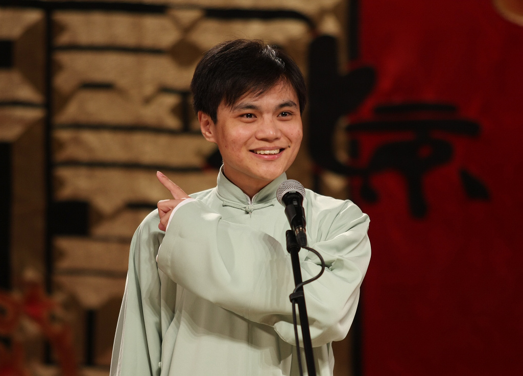 真正马派传人,农学院知名校友,曾在德云社实习,如今已是元老