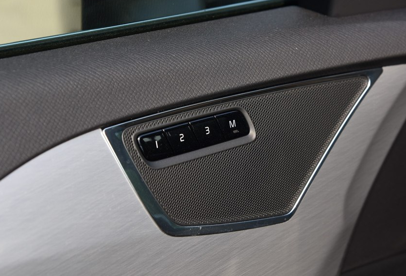 口碑大PK：都是7座SUV 奥迪Q7与沃尔沃XC90 看看车主怎么评价