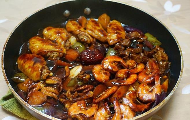 大杂烩的家常做法图片(三汁焖锅大杂烩) - 赤虎壹号