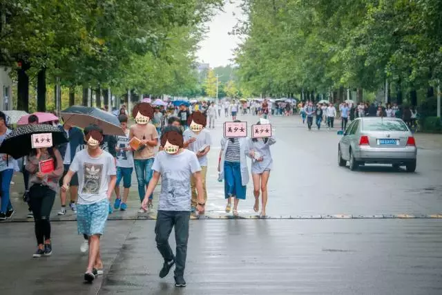 川大锦城！拥有7大食堂1条小吃街的美食帝国！