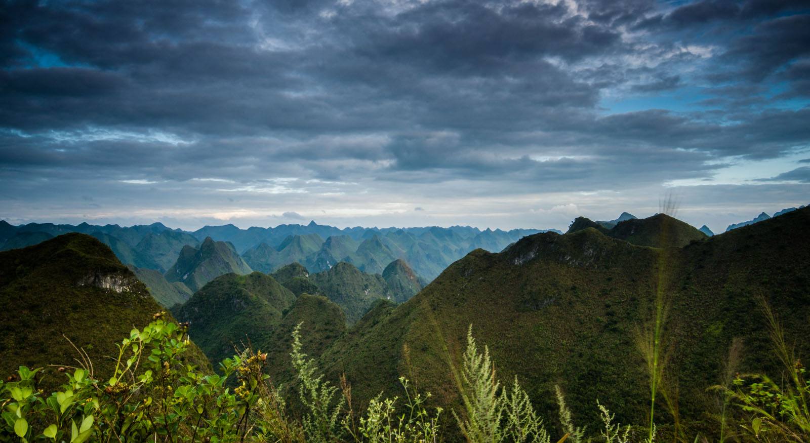 世界最深的洼地是（揭秘世界上最陡最深的大洼地）