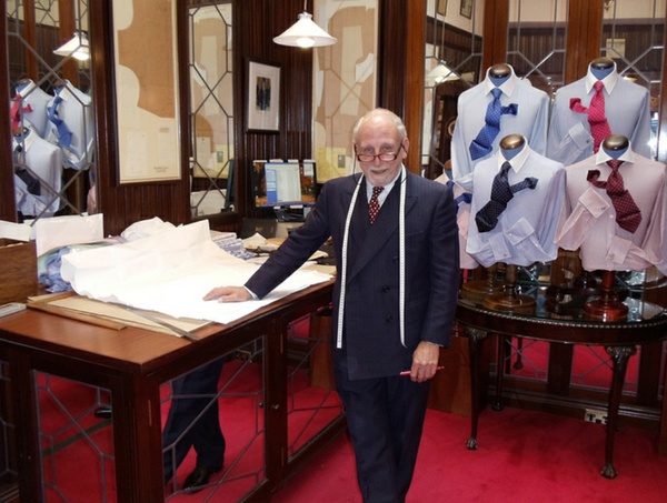 学会擅长用Dress Shirts说话：男士正装衬衫选购指南