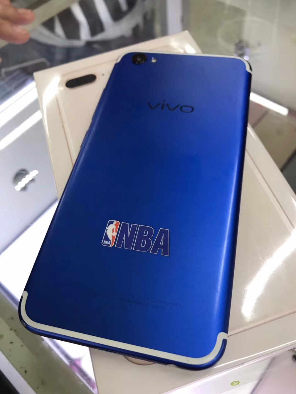 VIVO X9限量NBA版，4+64G，1499块到手