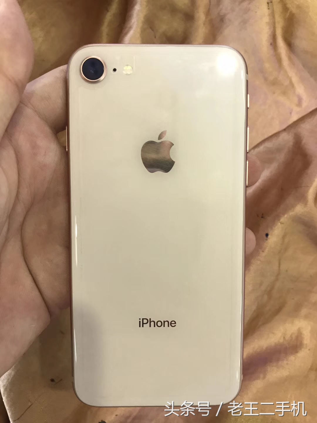 4300收到的第一台二手iPhone 8