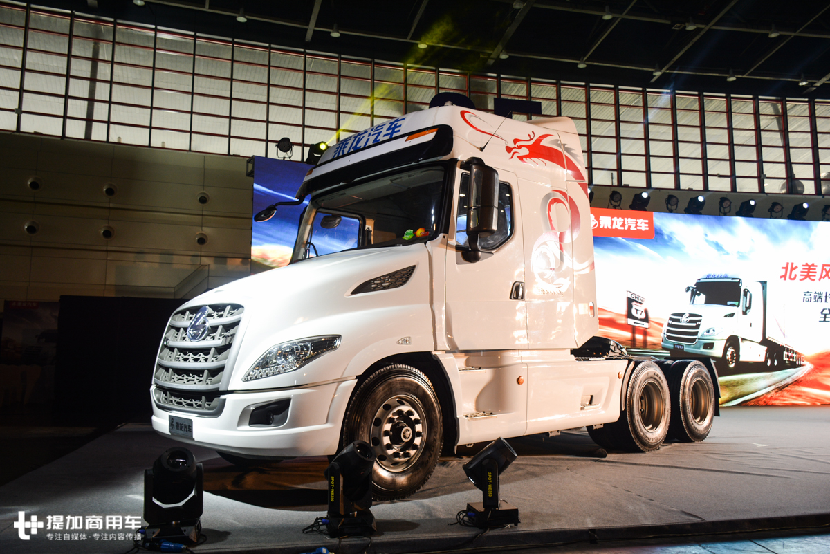 和美式长头还有差距,国产高端长头卡车探索者,乘龙t7长头车详解