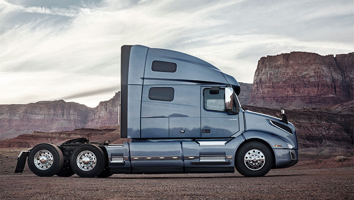 乘龙t7长头牵引车图片(和美式长头还有差距) - 赤虎壹号