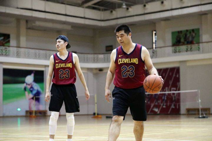 nba球衣有哪些尺码(新版NBA球衣尺码怎么选？)