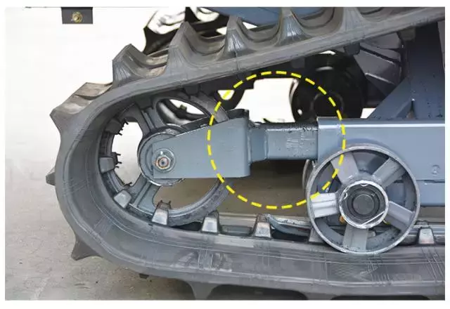 真是贴心！沃得履带收获机械无极变速、履带部位等故障及排除方法