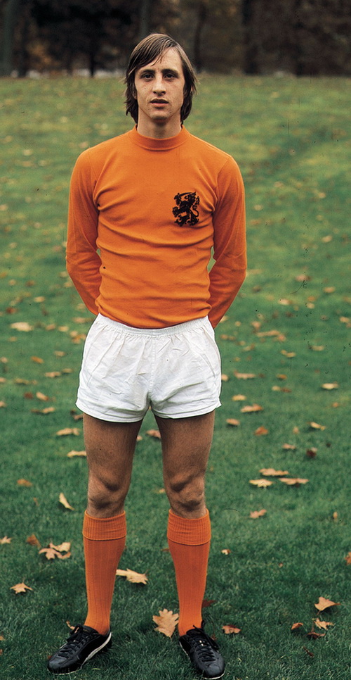 克鲁伊夫世界杯亚军(克鲁伊夫当年为何退出国家队?源自心灰意冷)