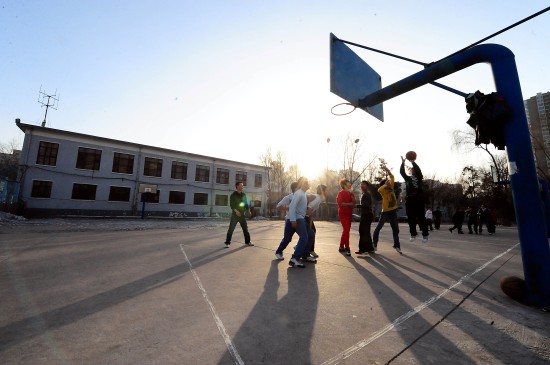 最强nba海报为什么不加属性(《最强NBA》手游初评测：随时随地想灌就灌！还有谁？)