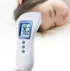 体温计应该怎么选？怎么用？各类温度计大比拼，最准的是这种