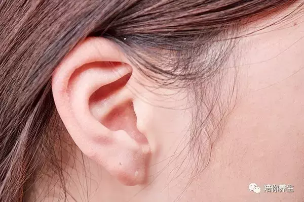 耳朵为何容易变红第二个原因你可能经常遇到
