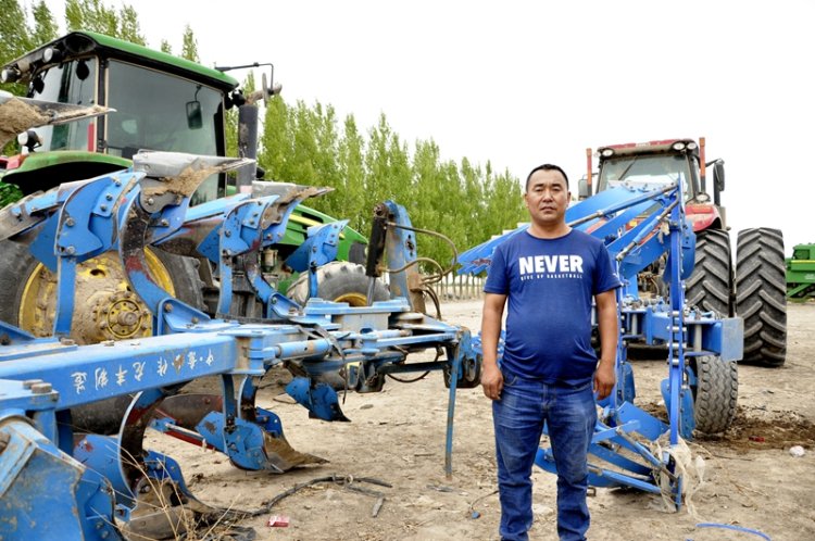 鄭州龍豐液壓翻轉(zhuǎn)犁——農(nóng)機(jī)大王的品質(zhì)之選