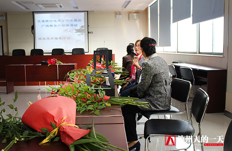 她学花艺12个小时就敢开店，现在却是高级花艺师、二级花艺教师