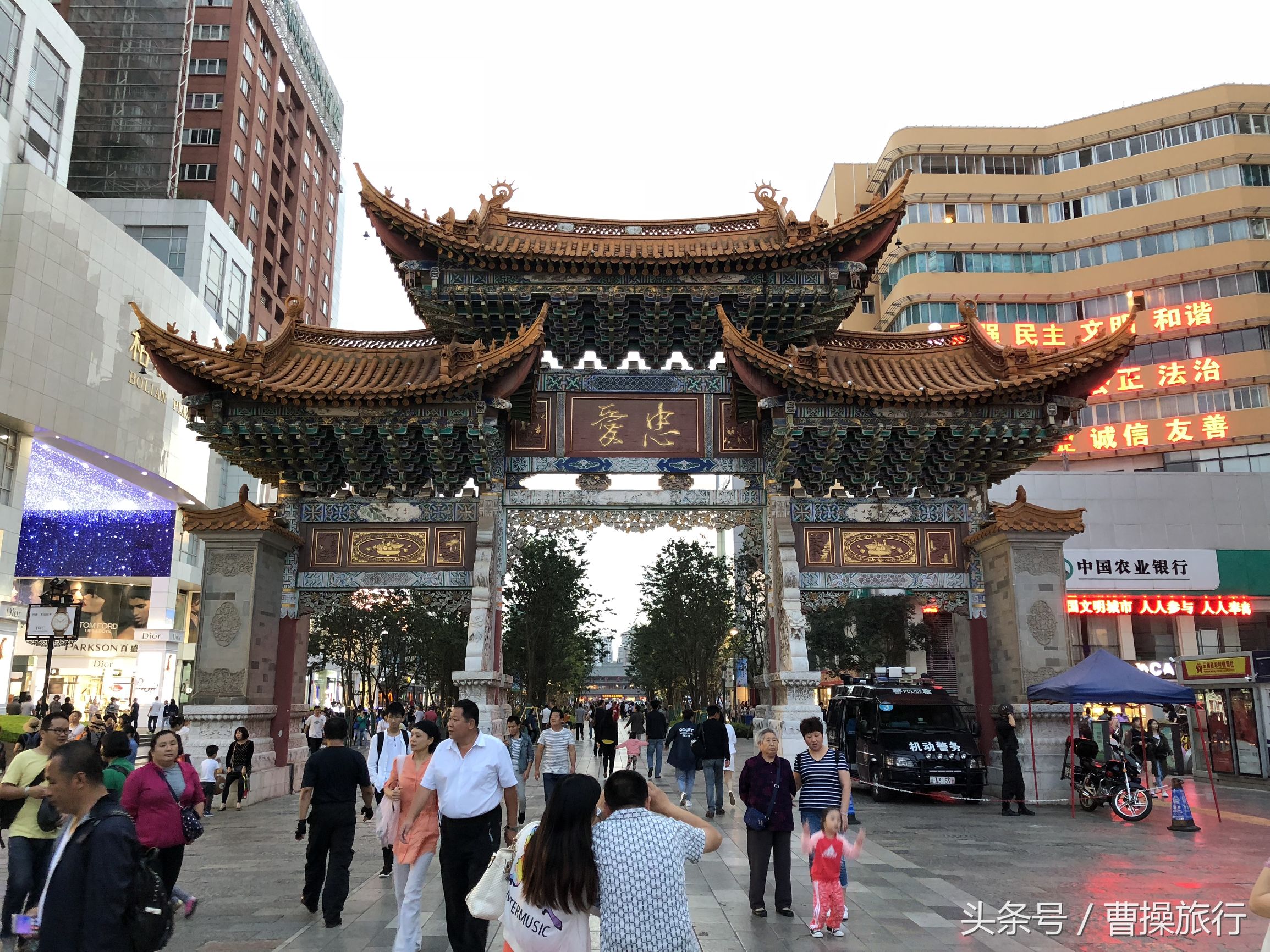 云南昆明有个地方，美女如云，花钱如流水，还是网友推荐的必游地