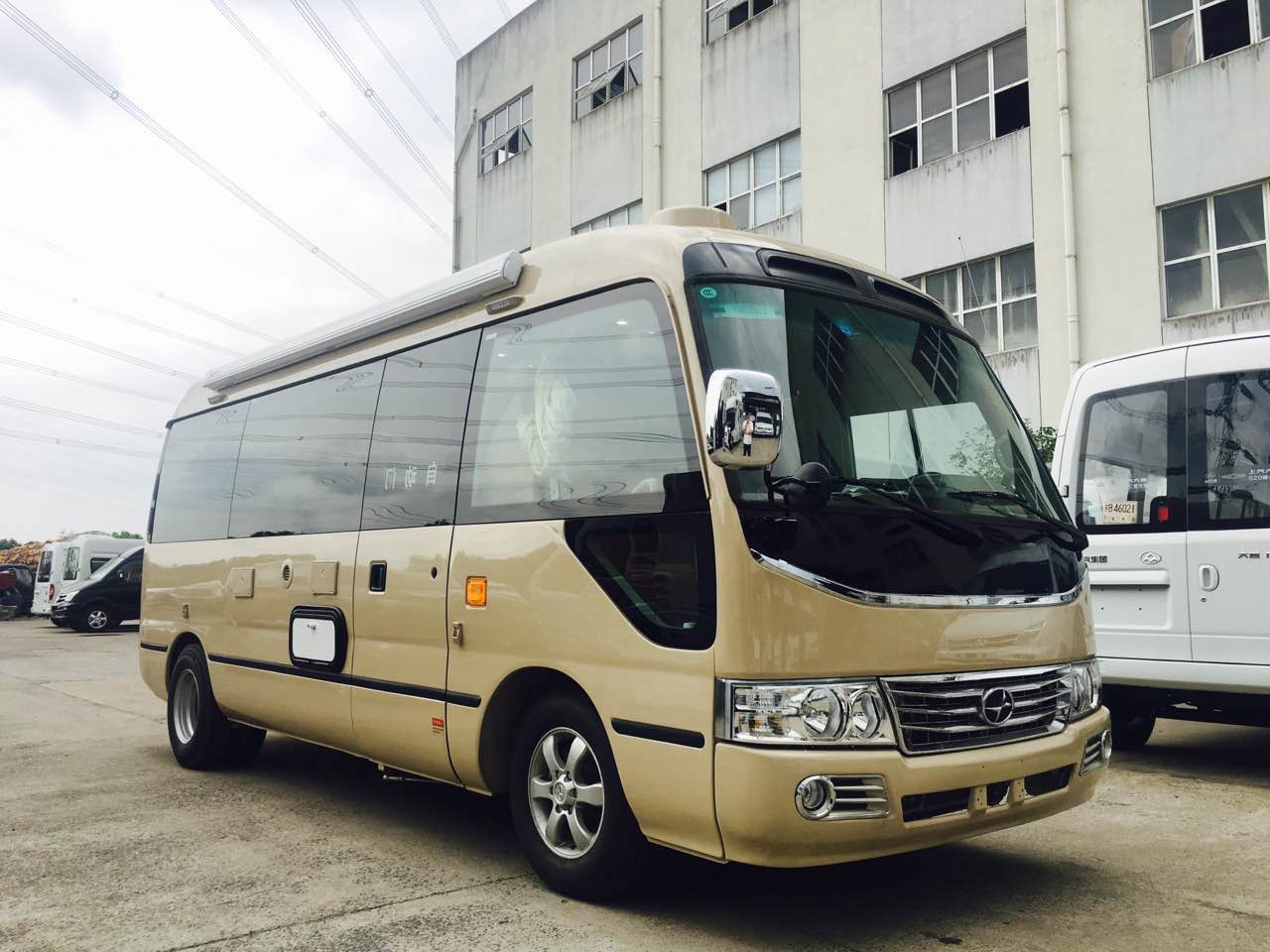 你以为是中巴,实际上是顺旅最大的b型房车,38.8万还可得移动ktv