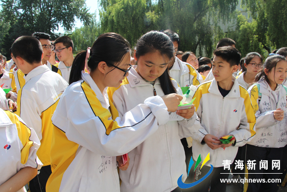全国各地校服“美丑”大比拼 校服界“颜王”来啦！