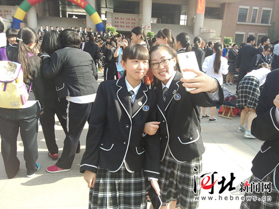 全国各地校服“美丑”大比拼 校服界“颜王”来啦！