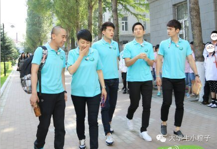 全国各地校服“美丑”大比拼 校服界“颜王”来啦！