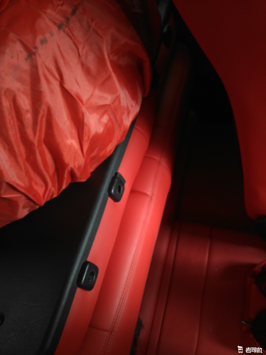 奔驰G500改装轮毂 鲜红色内饰将浮夸进行到底