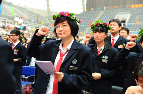 全国各地校服“美丑”大比拼 校服界“颜王”来啦！