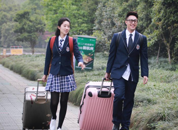 全国各地校服“美丑”大比拼 校服界“颜王”来啦！