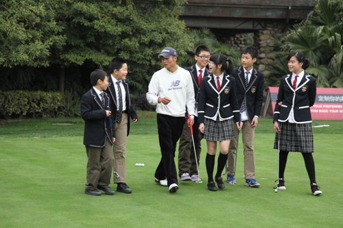 全国各地校服“美丑”大比拼 校服界“颜王”来啦！