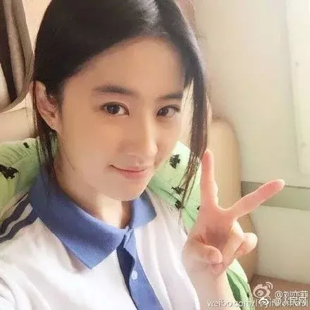 全国各地校服“美丑”大比拼 校服界“颜王”来啦！