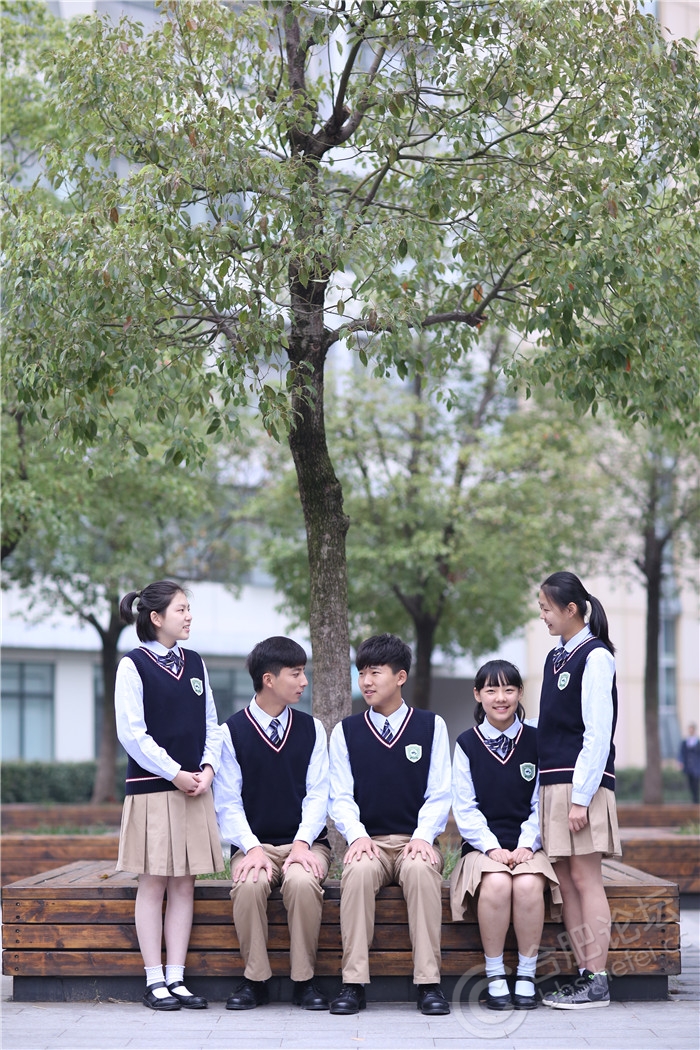 全国各地校服“美丑”大比拼 校服界“颜王”来啦！