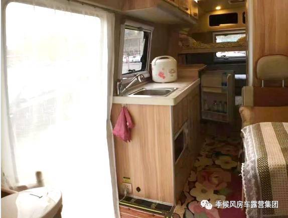 二手车置换 戳开有惊喜！你见过拥有上下床的考斯特房车吗？