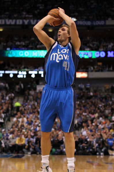 4,诺维斯基1次180众所周知,西班牙球员卡尔德隆的单赛季罚球命中率为