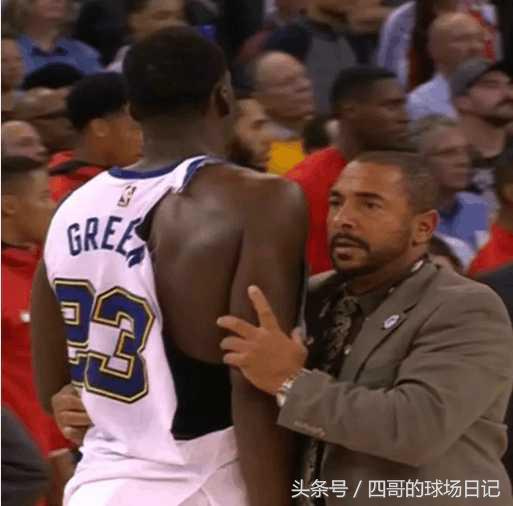 nba撕名牌有哪些(又双叒叕球衣被撕！NBA新赛季开赛至今已发生5起球衣撕名牌事件)