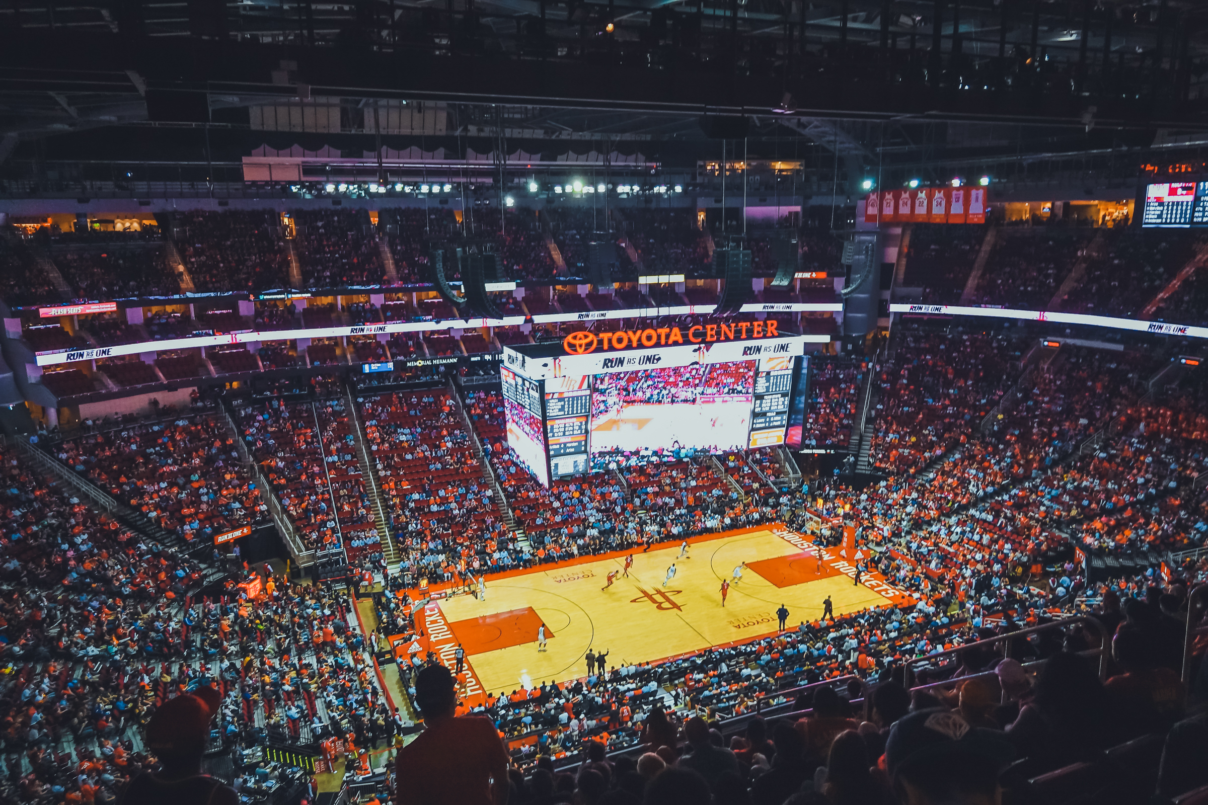 为什么nba有加拿大国旗(我在火箭队的丰田中心，看见了自己的青春梦想)