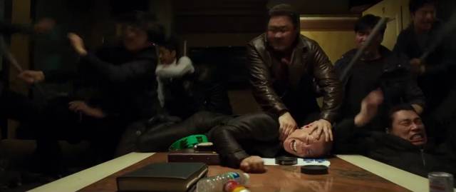 韩国又出了部十九禁，一个黑警的光明和温度！