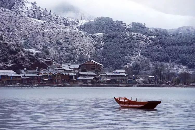 泸沽湖，美成了一首风华雪月的诗