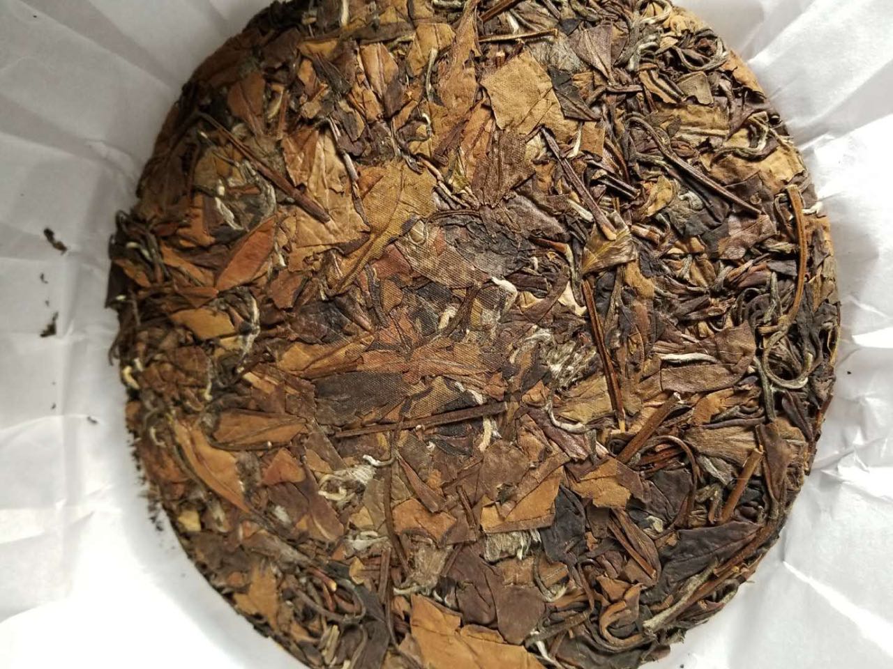 为什么有的老白茶比新茶便宜？不是越老越值钱吗？揭开价格之谜