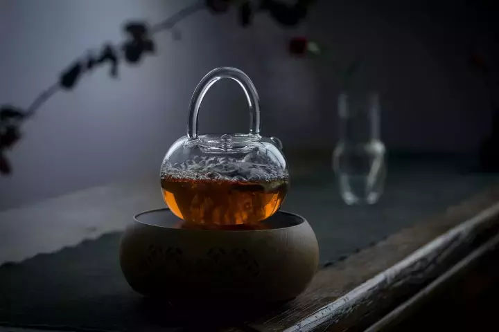 玻璃提梁烧水壶｜秋冬季，它是茶空间的「贴心小棉袄」