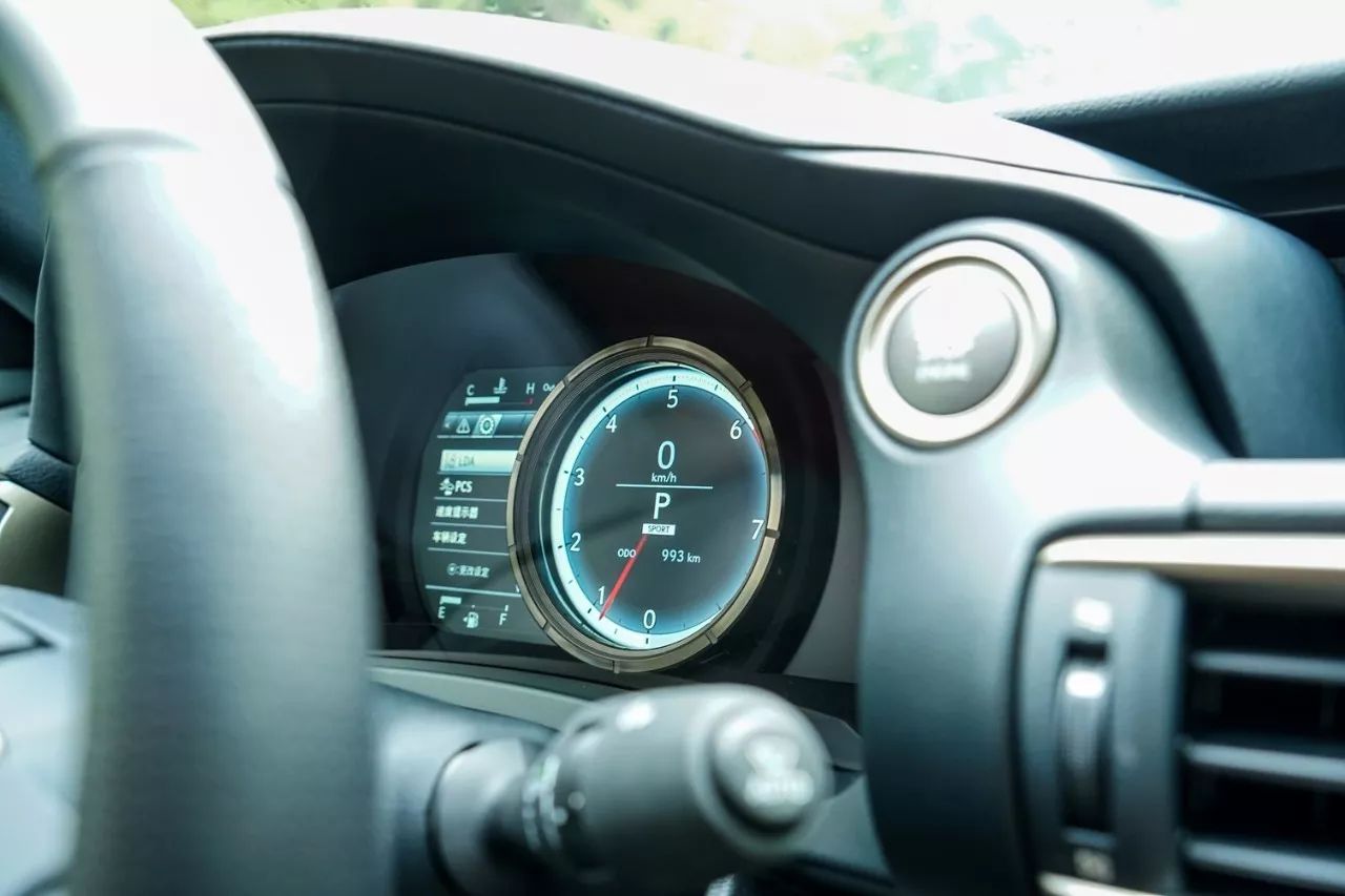 30多万B级车，它才是首选，买不到比它更好的！试驾雷克萨斯IS300