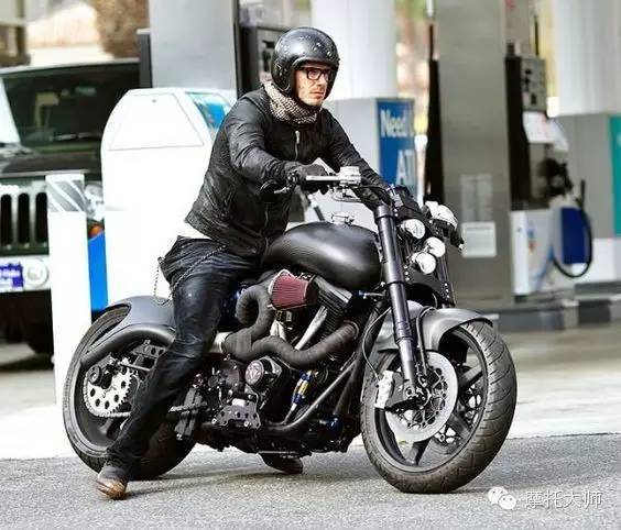 贝克汉姆:一个集机车,帅气,纹身,足球,奶爸,辣妹于一身的男(贝克汉姆 