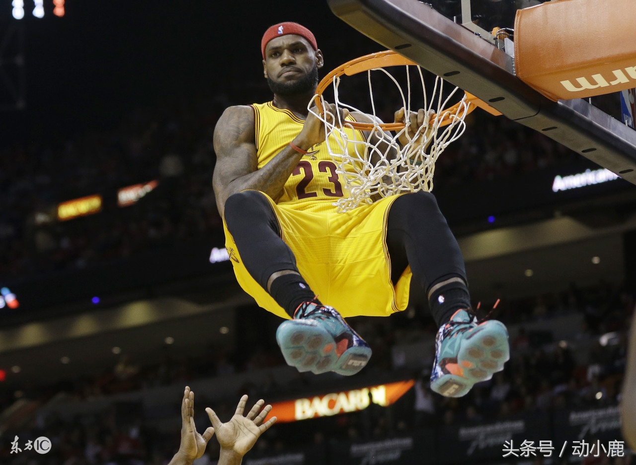 为什么nba能走三步四步(乔丹在NBA巅峰的时期，比赛规则和现在有哪些不一样？)