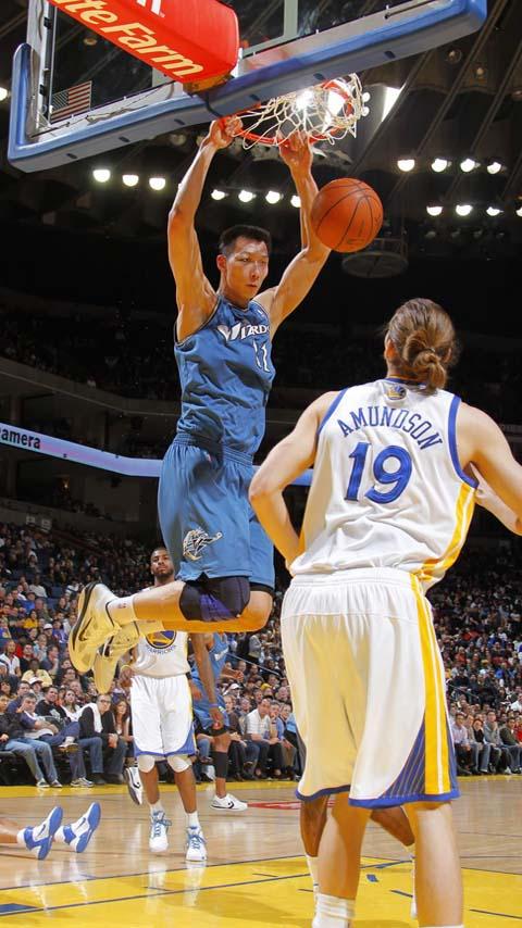 易建联在nba为什么不能立足(易建联为何无法立足NBA，不是实力差对抗弱 而是因为此事)