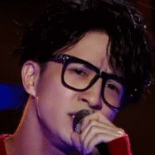 薛之谦，光影“多面体”，上海创作才子，笑容背后承受了多少磨难