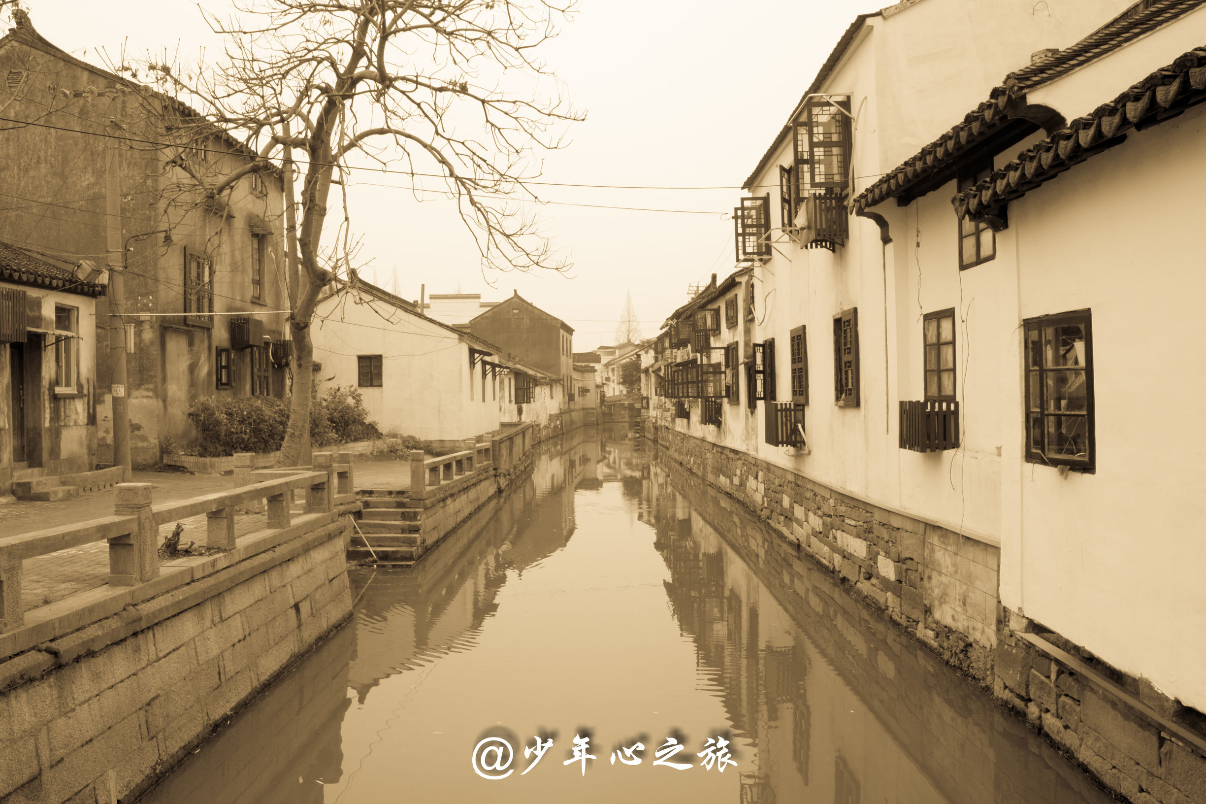 传诵名篇《雨巷》描绘地,沉淀苏州千年历史的古街