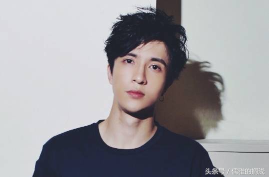 薛之谦，光影“多面体”，上海创作才子，笑容背后承受了多少磨难