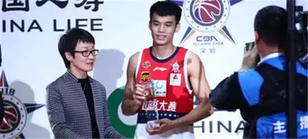 cba扣篮王南雄哪里的(他来自韶关南雄，勇夺CBA全明星扣篮王！还成为CBA历史第一人！)